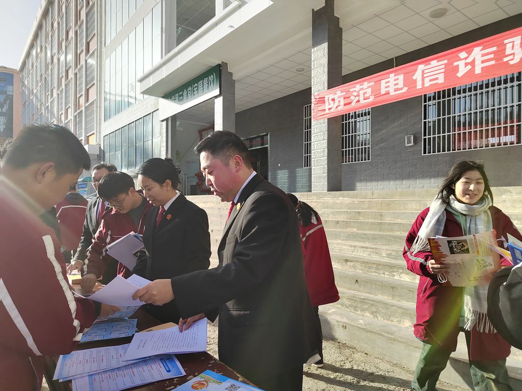 32b82764f41bce785d17e3b3bd34ccc_副本.jpg
